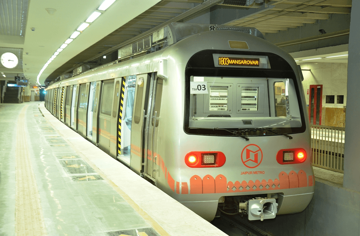 Jaipur metro train at station